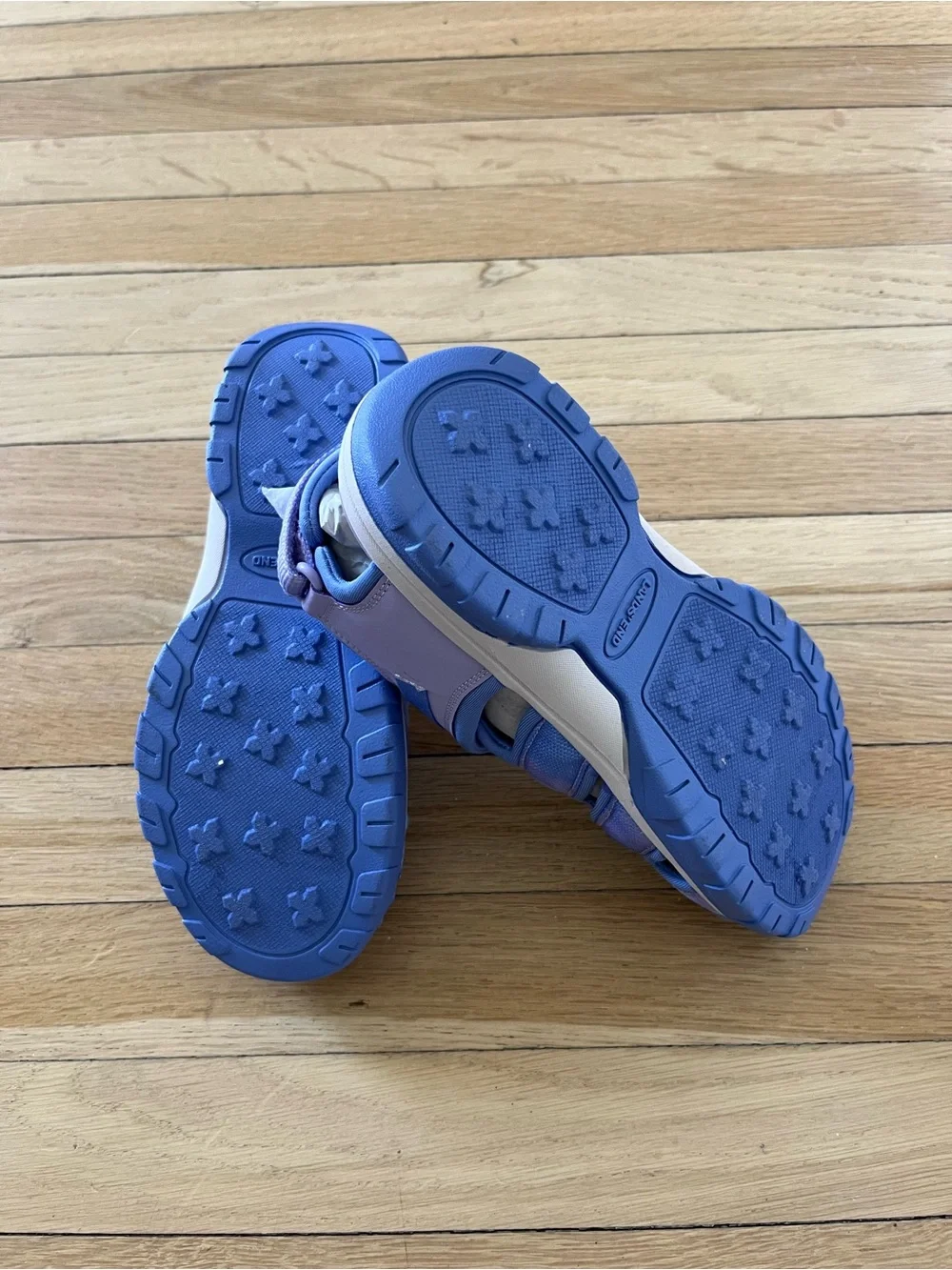 NWT! Lands End Kids All Weather Closed Toe Sandals, size 4 Youth/ Womens 6